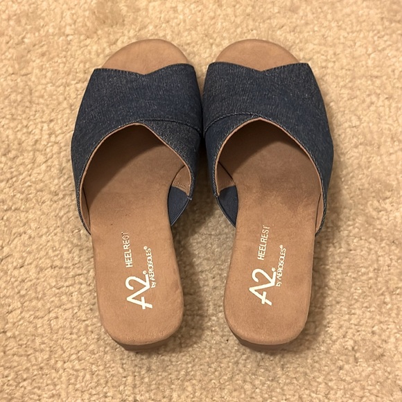 NIB A2 By Aerosoles Women’s Flowerpot Denim Fabric Wedge Sandals Size 6M - Picture 3 of 8